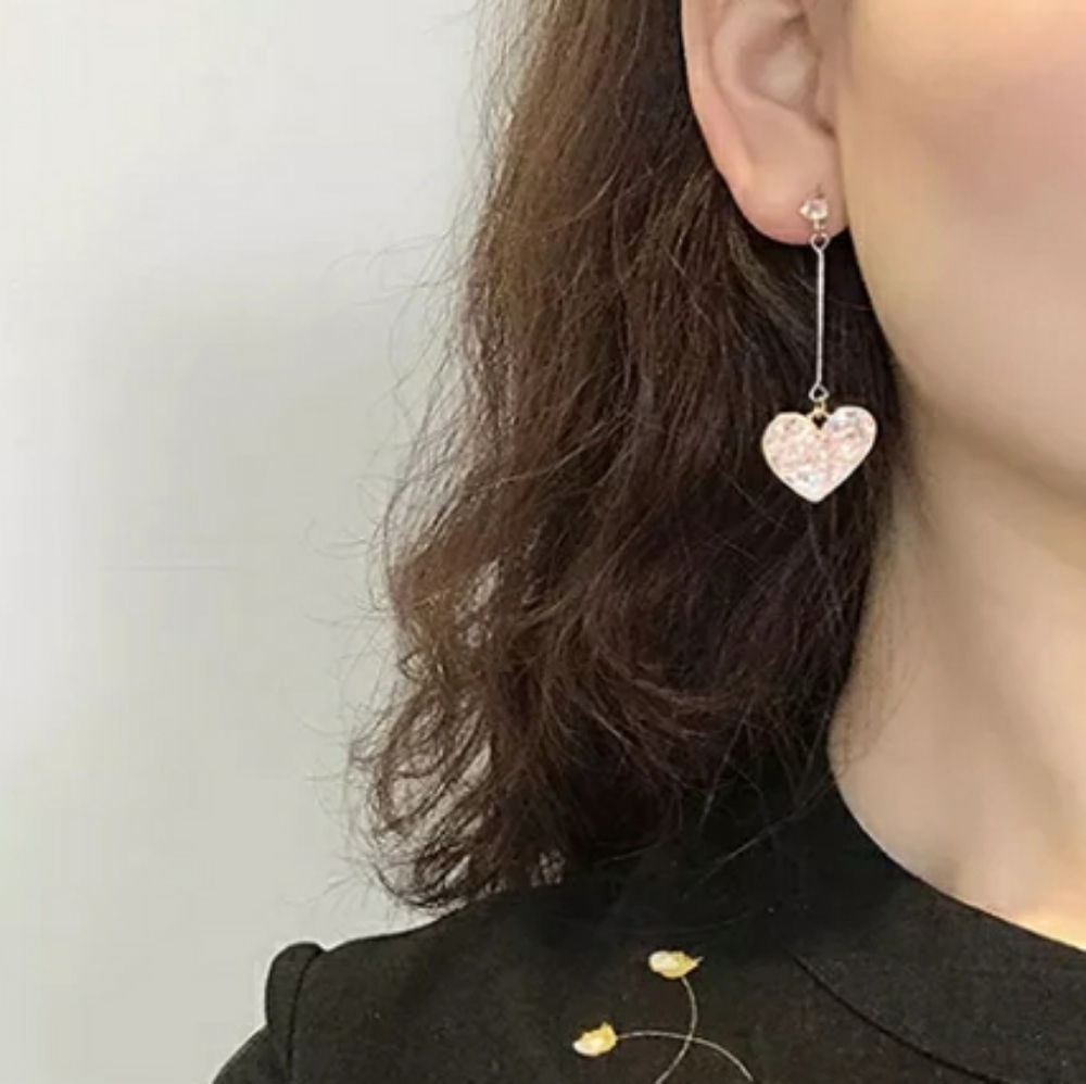 Beautiful Heart Earrings ๐๐๐๐๐ - Picture 2 of 4